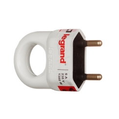 Щепсел с пръстен Legrand, 6A/230V, бял
