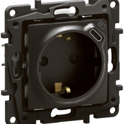 Механизъм контакт шуко с детска защита и USB Niloe New Legrand, 1.5A 7.5W, черен